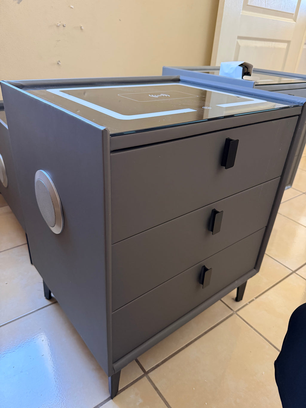 Mesa de noche Inteligente